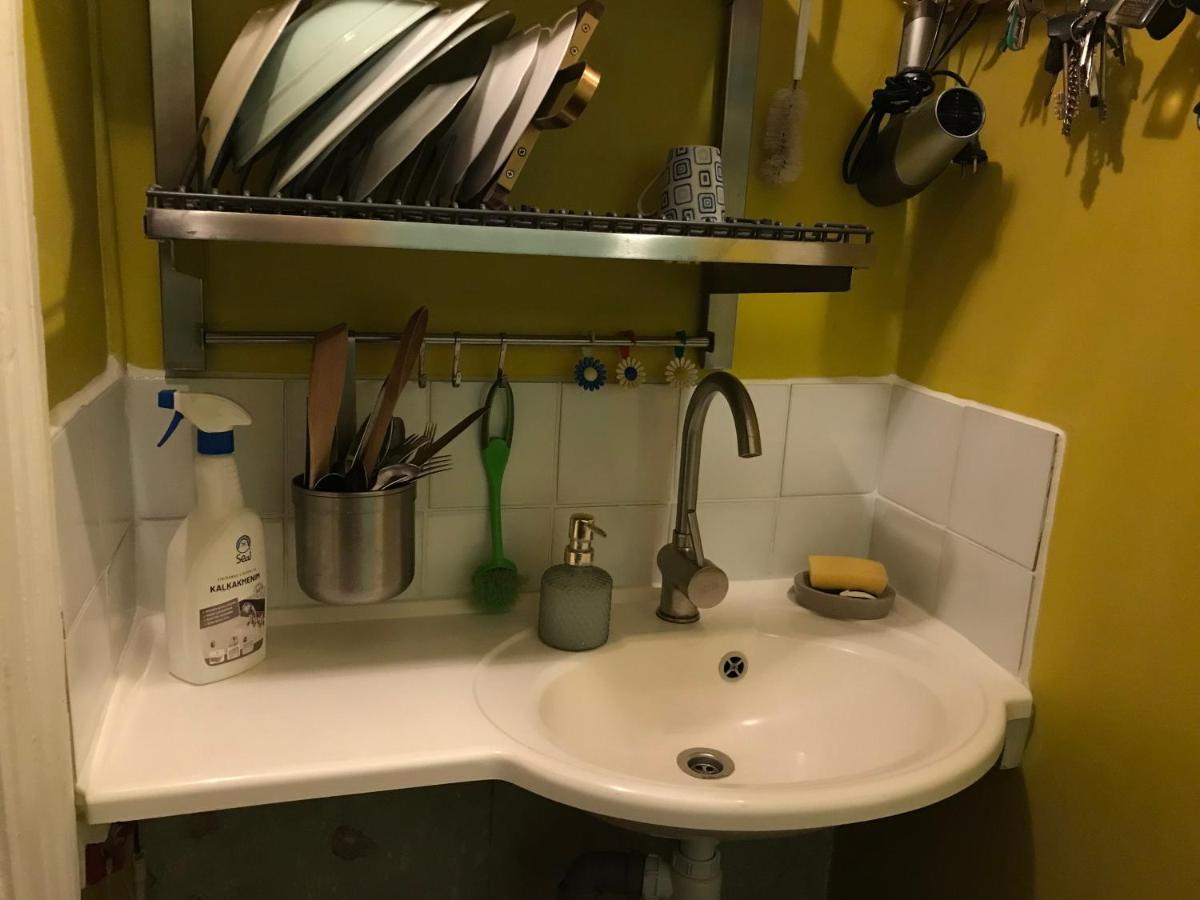 Cozy Condo For Up To 3 Travellers, With Kitchen And Bath Riga Esterno foto