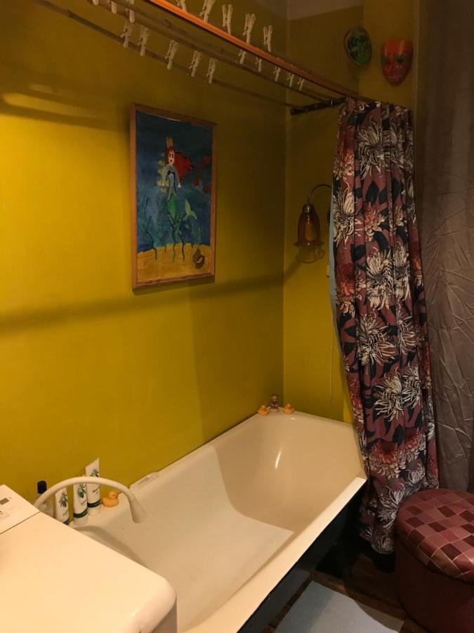 Cozy Condo For Up To 3 Travellers, With Kitchen And Bath Riga Esterno foto